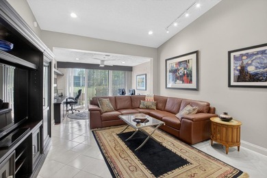 Beautiful 3 bedroom 2.5 Bathroom 1.5 Garage Villa with golf - photo 8