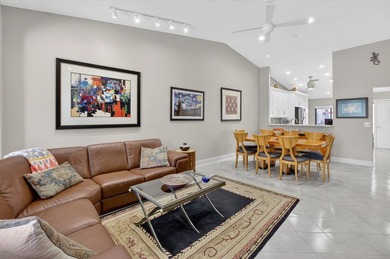 Beautiful 3 bedroom 2.5 Bathroom 1.5 Garage Villa with golf - photo 10