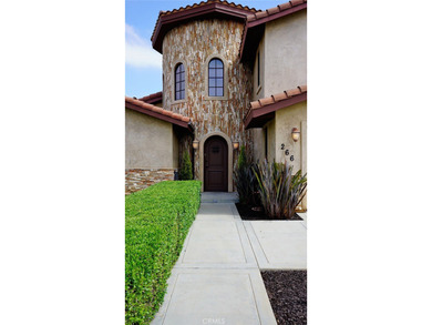 THE PINNACLE OF COSTA MESA LUXURY. In a market of predictable - photo 2