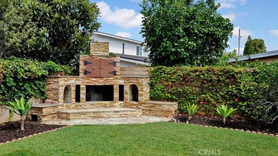 THE PINNACLE OF COSTA MESA LUXURY. In a market of predictable - photo 5