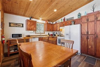 Moonridge mountain chalet with ski slope views! Nestled in the - photo 12