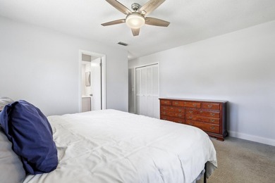 Looking for a cute, renovated 2 bed/2 bath, with no HOA, a large - photo 17