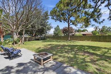 Looking for a cute, renovated 2 bed/2 bath, with no HOA, a large - photo 19