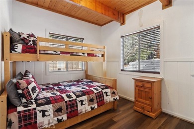 Moonridge mountain chalet with ski slope views! Nestled in the - photo 20