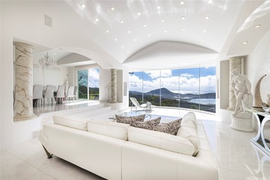 Perched on the eastern facing perimeter of the prestigious - photo 2