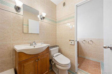 Welcome home to this spacious C-line unit at Bayside's Kennedy - photo 6