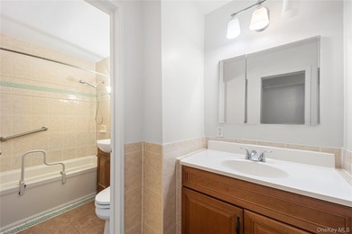 Welcome home to this spacious C-line unit at Bayside's Kennedy - photo 8