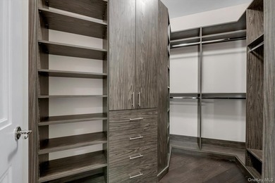 North Hills, corner 2 Bedroom with den. 2.5 bathrooms, Chefs - photo 9