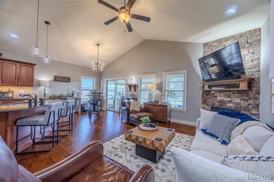 Stunning villa in the gated, resort-style community of Old - photo 6