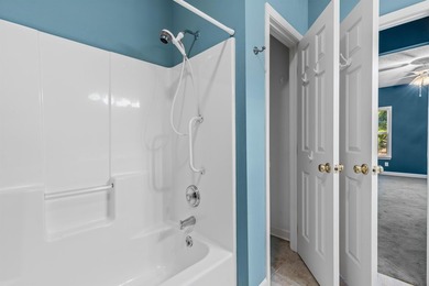 NEWLY REFRESHED & MOVE-IN READY! Discover this inviting - photo 28
