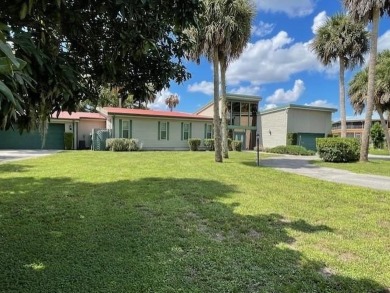 Lake Home For Sale in Okeechobee, Florida