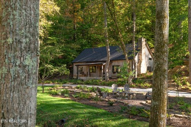 Fort Loudoun Lake Home For Sale in Knoxville Tennessee