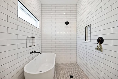 Custom built 3-bedroom Florida cottage with a metal roof, modern - photo 18