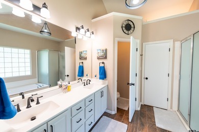 Welcome to 233 E El Dorado-an updated and well-appointed - photo 19