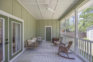 Custom built 3-bedroom Florida cottage with a metal roof, modern - photo 25