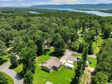 Discover the perfect blend of comfort, space, and lake living! - photo 2