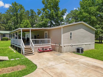 Discover the perfect blend of comfort, space, and lake living! - photo 5