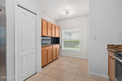 Don't miss your chance to snag this fabulous family Waterfront - photo 4
