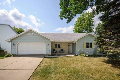This great split-bedroom Ranch features spacious rooms, an open - photo 1