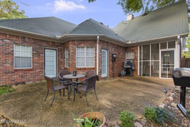Welcome to this beautifully maintained 3-bedroom patio home - photo 7