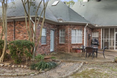 Welcome to this beautifully maintained 3-bedroom patio home - photo 9