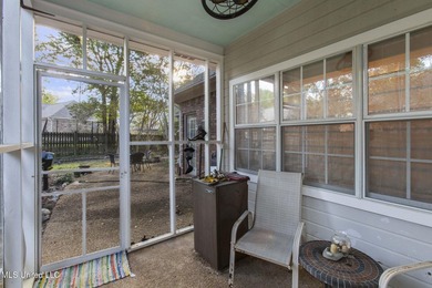 Welcome to this beautifully maintained 3-bedroom patio home - photo 10