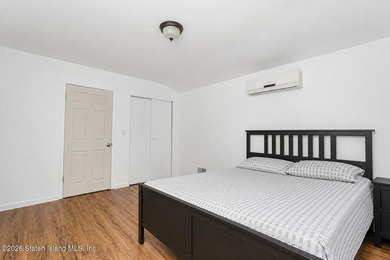 Welcome to this well-maintained single-family semi-attached home - photo 15