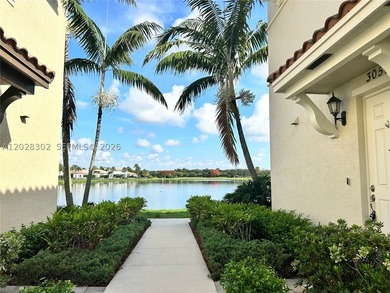 Beautiful waterfront townhouse located in the highly desirable - photo 1