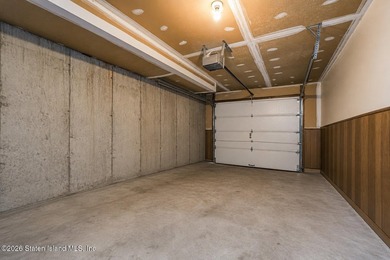 Welcome to this well-maintained single-family semi-attached home - photo 25