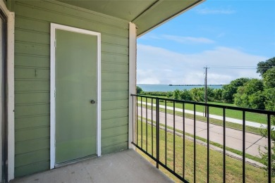 Lake Condo For Sale in Garland, Texas