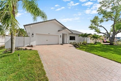 Welcome to an extraordinary waterfront residence in the - photo 3