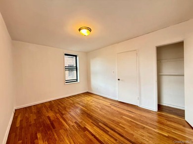 Cozy Large One Bedroom Apt At Well Maintained Building, Windows