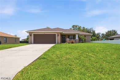 Beautifully updated 3-bedroom + den, 2-bath home offering an - photo 2