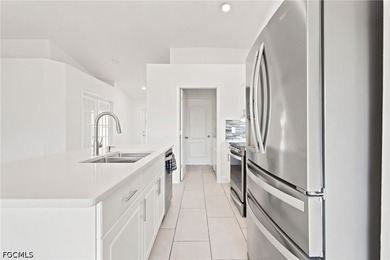 Beautifully updated 3-bedroom + den, 2-bath home offering an - photo 8