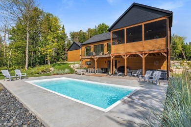 Lake Home For Sale in Sainte-Adèle, 
