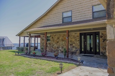 Lake life doesn't get better than this. Situated on the shores - photo 6