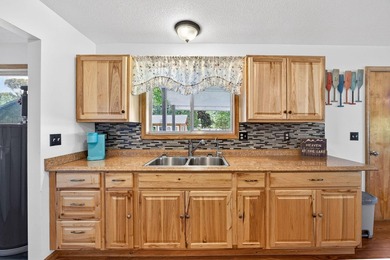 Turn-key lakefront living on Pleasant Lake! This beautifully - photo 6