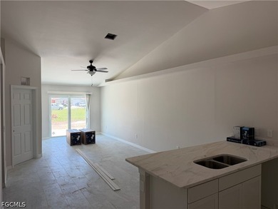 Brand-new 6-bedroom, 4-bathroom duplex is located in a quiet - photo 3