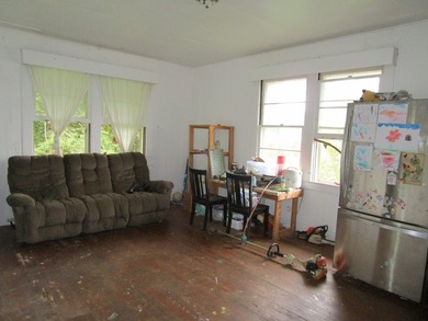 Classic Hawaiian home built in the 1940's. High ceilings with - photo 10