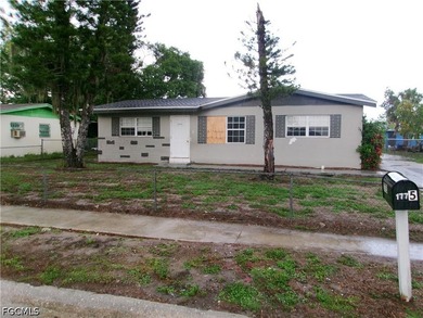 Bring your vision to this Fort Myers fixer-upper with a lot of - photo 2