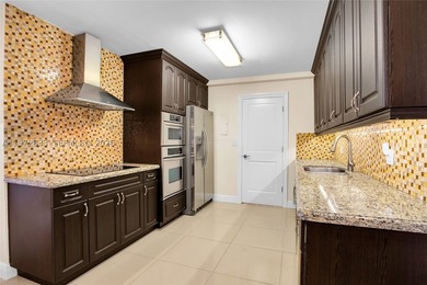 Gorgeous 2 BR & 3 BA unit at The Cricket Club! Features incl. a - photo 11