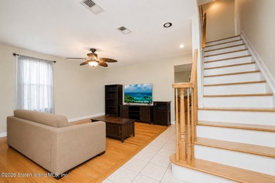Charming and beautifully updated single-family colonial house - photo 12