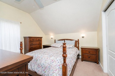 Charming and beautifully updated single-family colonial house - photo 14
