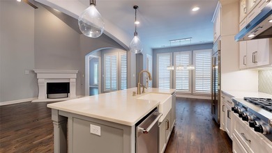 Experience refined lakeside living in the highly sought-after - photo 8