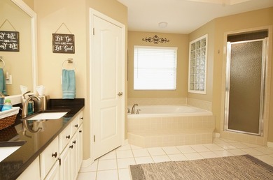 Welcome to the gated community of Parkwood Estates! We are - photo 21
