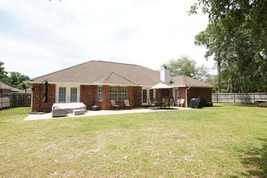 Welcome to the gated community of Parkwood Estates! We are - photo 27