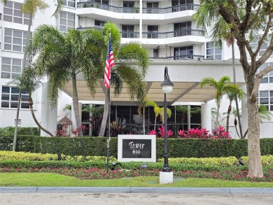 Lake Condo For Sale in Aventura, Florida