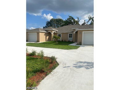 Duplex built in 2023 with 6-bedroom, 4-bathroom duplex is - photo 1