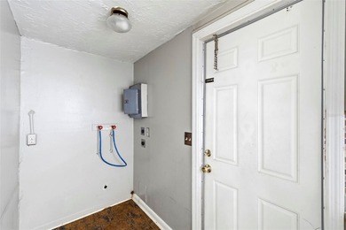 *AS_IS* CASH ONLY SALE - Seller will not allow utilities to be - photo 6