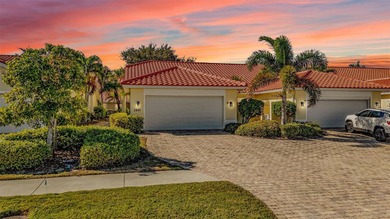 Welcome to this bright, airy, and impeccably maintained home - photo 2